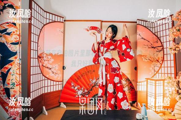 果团网 - 黄歆苑在自拍图片里那种无意间就捕捉到的“自然状态”，我只好默默给个赞。