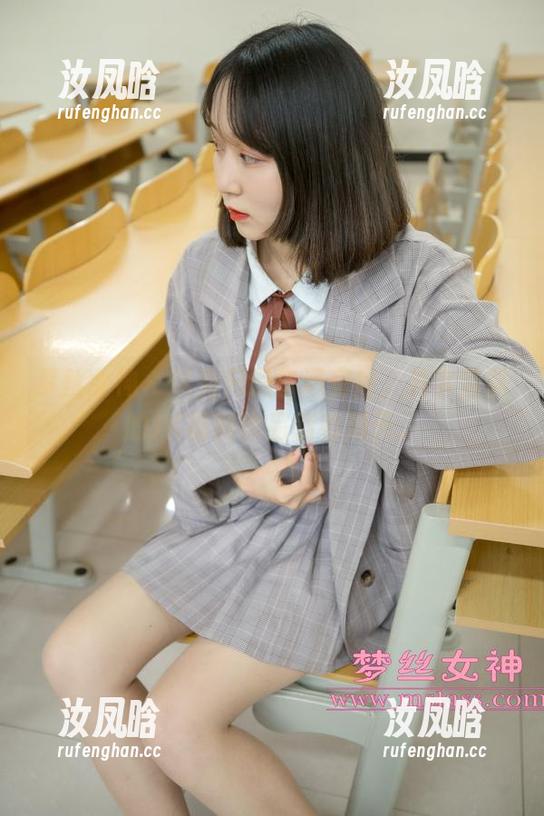 梦丝女神 - 以为只是普通室内，其实雪馨的JK福利作品别有洞天。