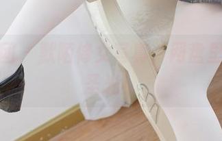 森萝财团 – 默陌修女写真，网盘里的另类圣光！