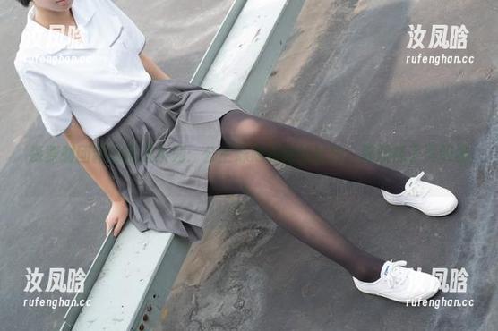 森萝财团新的精选系列：公主妹妹和她的丝袜，那双袜子真吸晴。