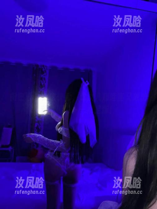 微密圈 - 大家快看，沈汝凡超哇塞又放出新资源了——裸足版！
