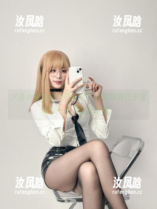 犬系小姐姐在线养成中，海克斯科技小蛋糕来一发无圣光绝杀！