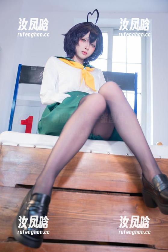 清水由乃：制服里的每一张图片，都是个小心机！