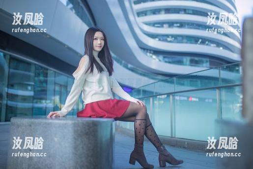 白衬衫与源纱希喵喵喵：这张写真能不能让我更想签到啊？