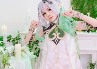 “爆机少女喵小吉女友”，合集里的每一帧都好像在打探我的心思
