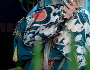 在线勇闯爆机少女喵小吉的写真：梦令之中的奇怪涟漪
