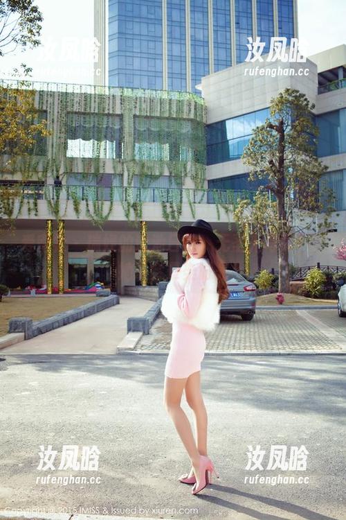 爱蜜社 - 瑞妤的泳池日常：无圣光写真下，她最会晕染时光