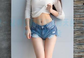 爱蜜社 – 让黄歆苑带你飞向天台，高清分享奇怪的云朵