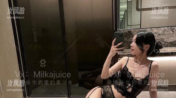 微密圈 - 写真秘境：牛奶里的果汁，JK又出了啥新花样？