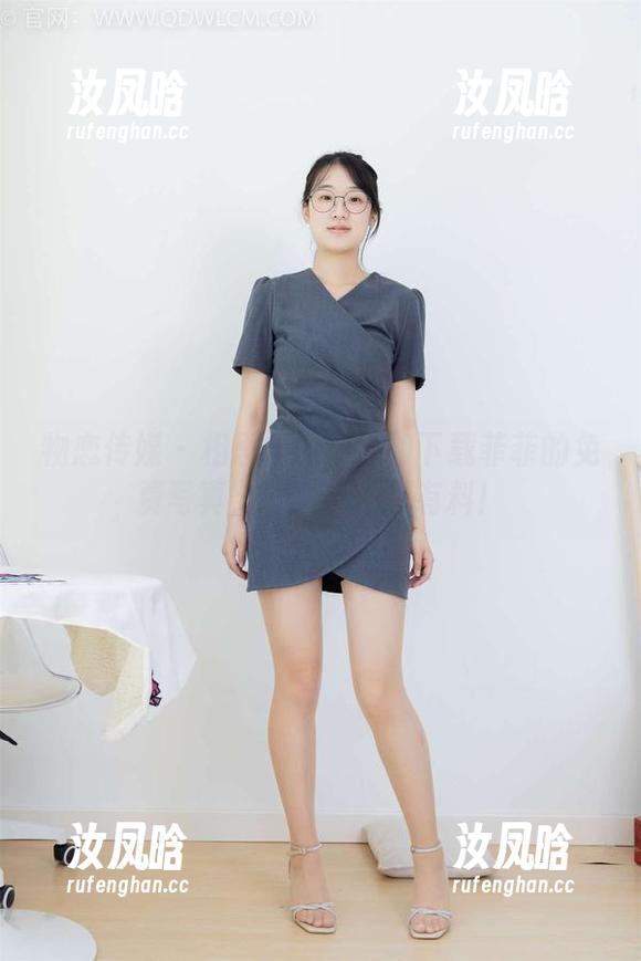 物恋传媒 - 相思如梦？不如下载菲菲的免费写真，让你的梦更有料！