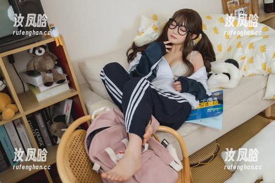 点击下载神沢永莉的可爱天使，黄色吊带和兔兔帮你换季！