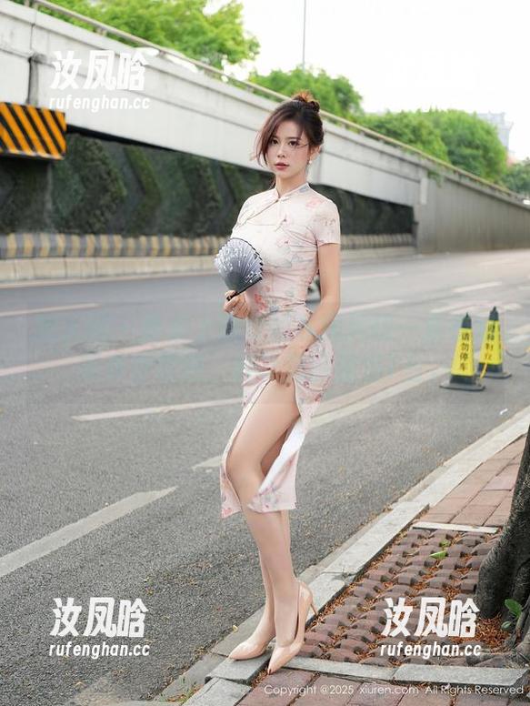 秀人网 - 餐桌上跳跃的私房风味—查看奶芙乔乔原图，轻松把厨房当T台。