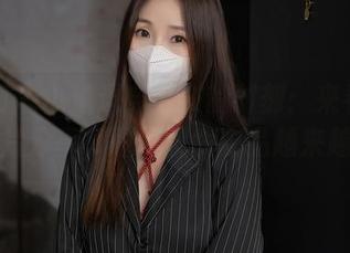 秀人网 – 小逗逗穿毛衣的时刻：来看看这些图片分享，顺便祝我衣品越来越好！
