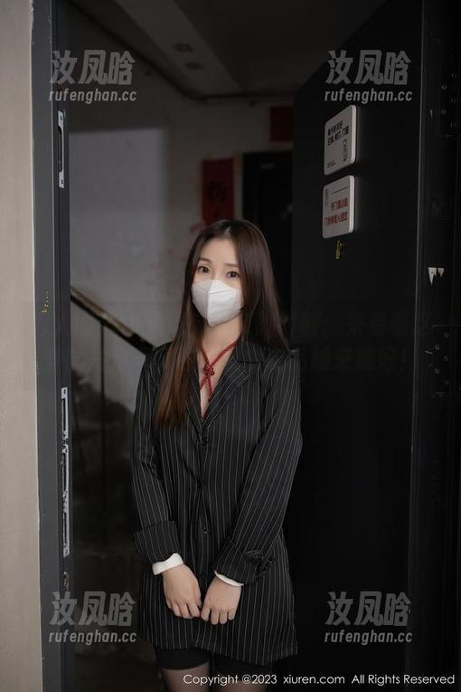 秀人网 - 小逗逗穿毛衣的时刻：来看看这些图片分享，顺便祝我衣品越来越好！