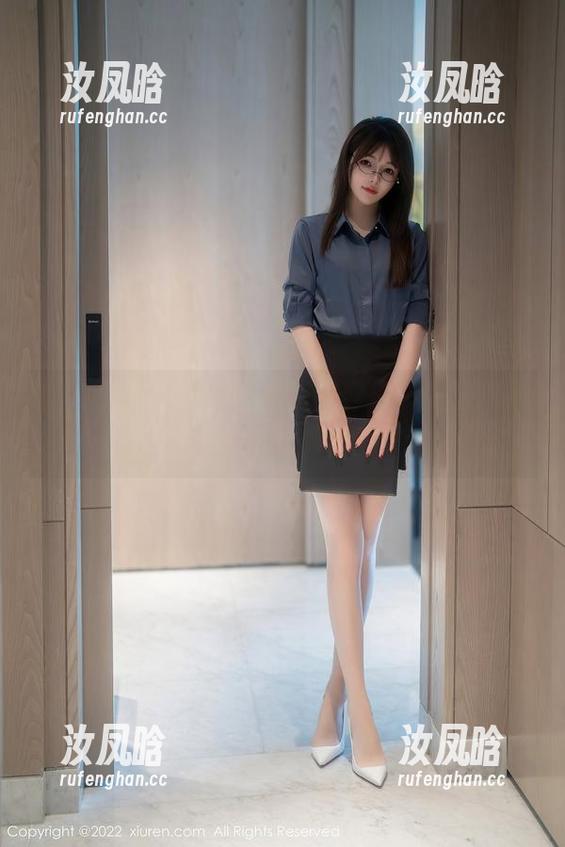 秀人网 - 程程程教你短裙穿搭，资源随便借幸运女神眷顾
