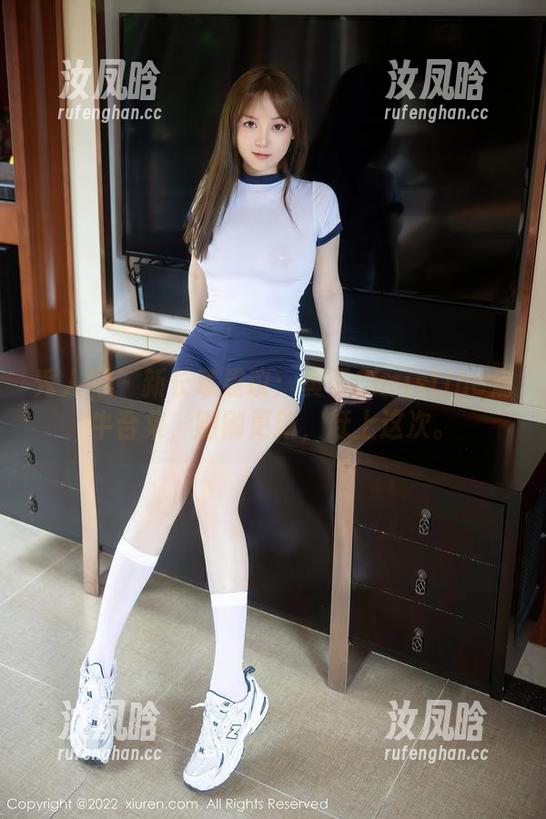 秀人网 - 新长草建议：黄可Christine奶牛合集，刚刚更新，赶上这次。