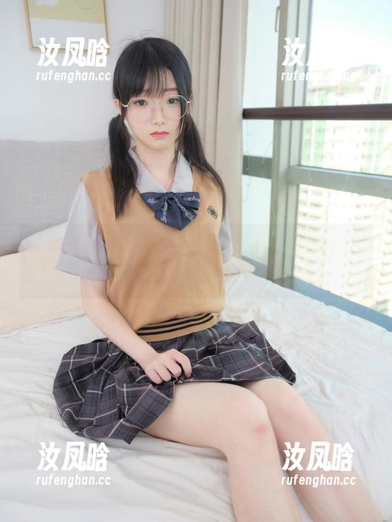 紧急企划 - 小恩整天在家穿内衣，结果美图变成了资源库！