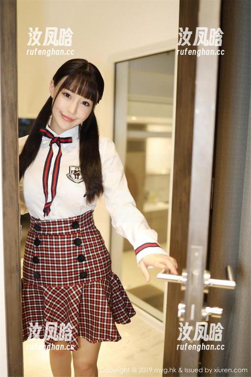 美媛馆 - 从许诺sabrina的日常高清喷泉般美图中，我隐约嗅到了一种“这是我”的潜台词。