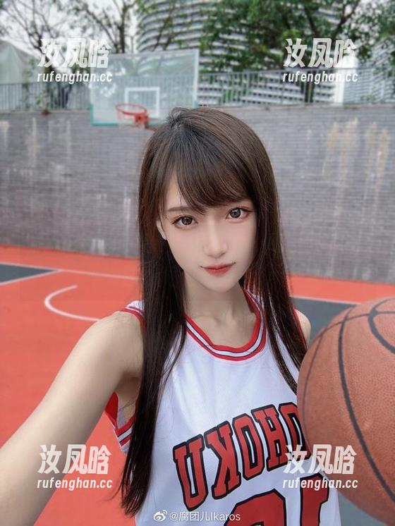 别了，我的眼睛，腐团儿Ikaros吊带cos图册真的太炫了！