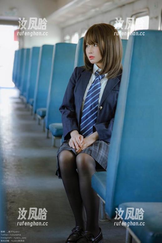 掀开荒井喵喵的网盘：“少女的秘密部屋”，你的好奇心准备好了没？