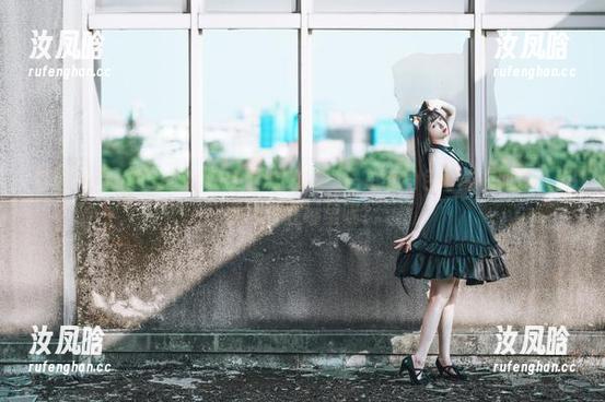 落落Raku的CITYGIRL漂流COS——总有角色可能在叫你。但是我停在哪里呢？