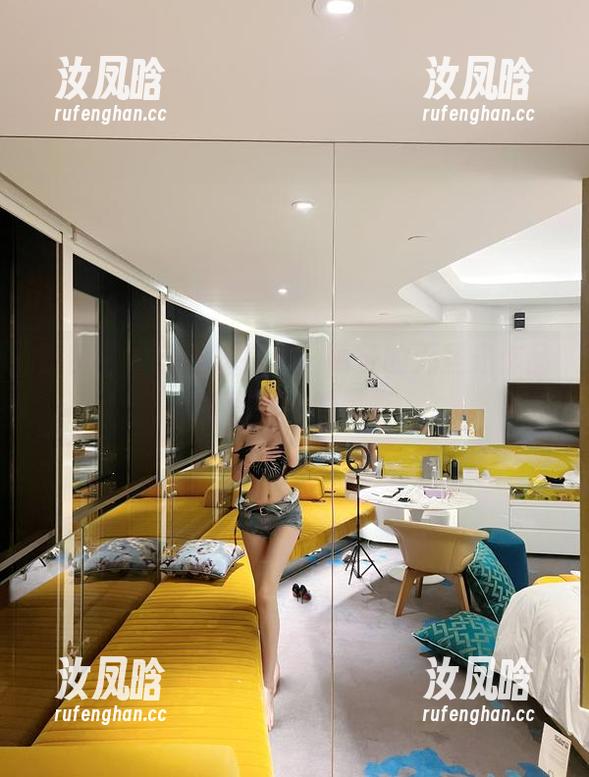 微密圈 - 校园本是梦，葛征的无圣光作品，却像水下的黑影。