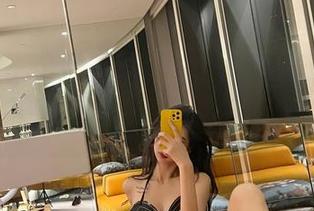 微密圈 – 大胆尝试：葛征裤里丝写真合集让你一秒get新姿势！
