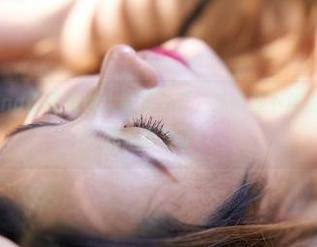 蜜桃社 – Gina你眼镜也太有范儿了，这图集下载必备，摆脱平庸就靠它了！