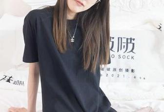 袜啵啵 – 截图打卡，稚予原图中的半脱袜子花絮，下载点个赞？