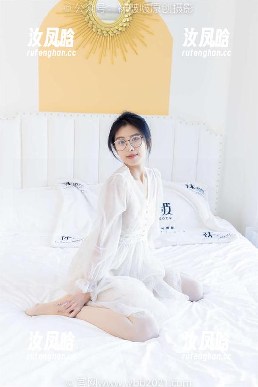 袜啵啵 - 稚予以咖啡丝贯穿了整个图集，我只想说，脚尖加固能不能设计成我的穿搭法宝？