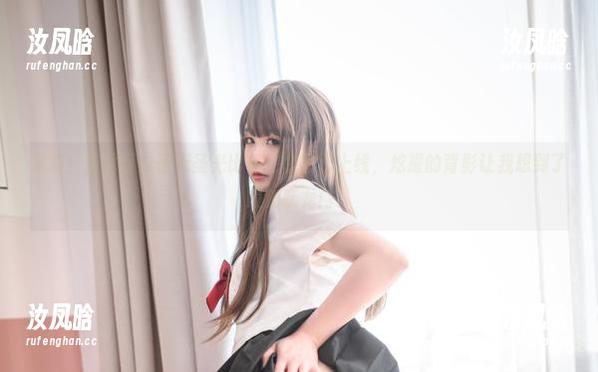 紧急！青水百合子无圣光比基尼套图已上线，炫耀的背影让我想到了鲤鱼跃龙门。