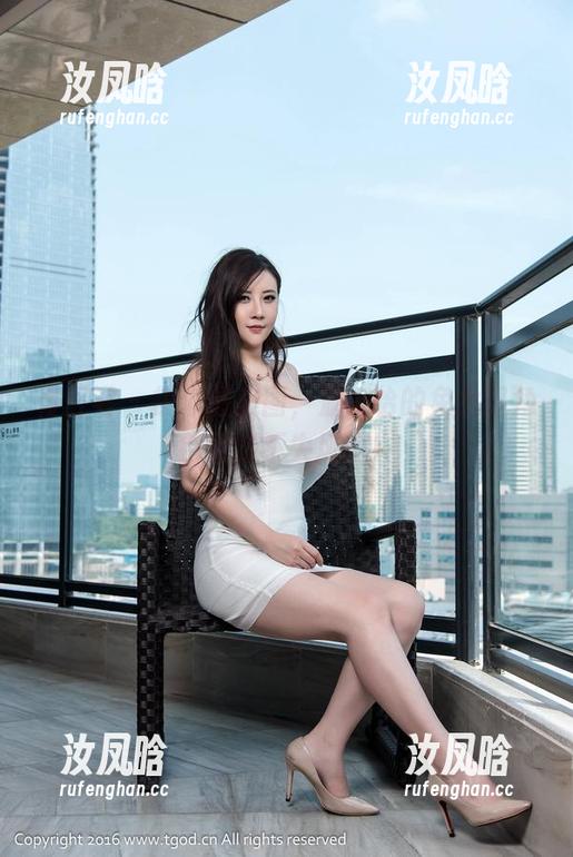 青豆客 - 挑个最美图，温心怡的兔女郎角色果然不失风范！