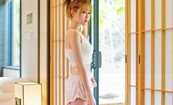 青豆客 – 女王气质，绮里嘉ula的套图，完全配得上这“做作”的称呼。