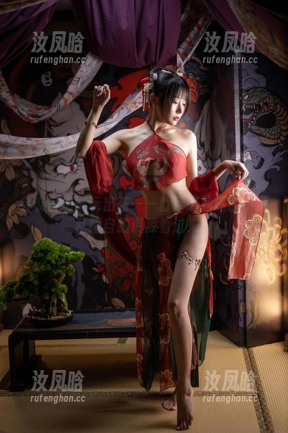 会议室也能玩出花——香草喵露露的小露乱撞自拍资源看过来！