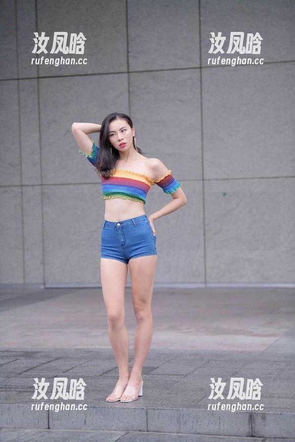 免费来拿！魔镜街拍连体衣原图，毫不夸张地说，这种美只此一见！