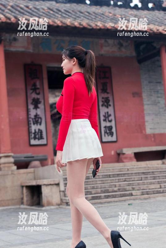 魔镜街拍最新力作：黑丝黑网恶搞情谊大赏