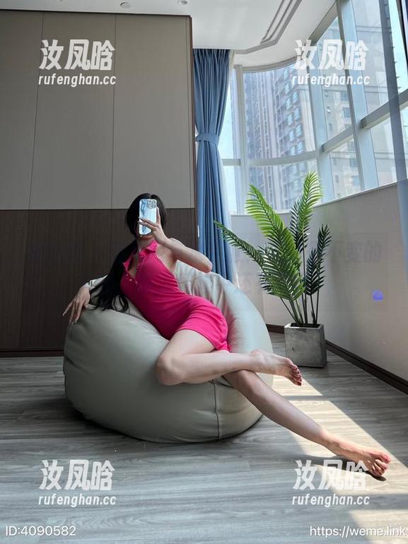 微密圈 - 黎允熙与水手服：更新是不变的风潮，海浪翻滚中还有更多！
